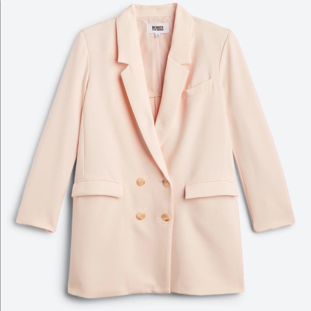 BB DAKOTA X STEVE MADDEN, Dressed To Thrill Blazer. Size XS; Off-White/Pale Pink